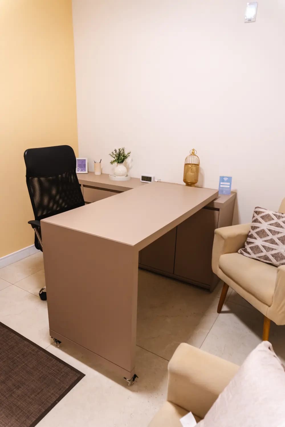 Sala para hipnoterapeuta em Itapema: ambiente calmo e reservado